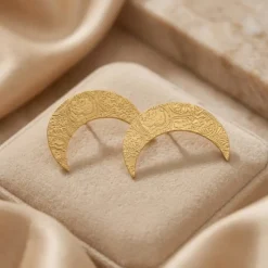 21K Heritage Textured Crescent Moon Earrings - 12.88g - Sultan Gold - أقراط هلالية تراثية منقوشة ذهب عيار 21 - 12.88 غرام - ذهب السلطان