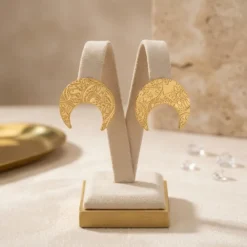 21K Heritage Textured Crescent Moon Earrings - 8.1g - Sultan Gold - أقراط هلالية تراثية منقوشة ذهب عيار 21 - 8.1 غرام - ذهب السلطان