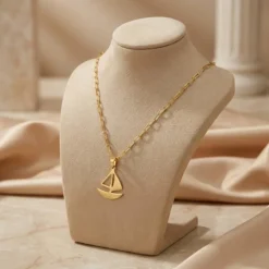 21K Gold Sailboat Nautical Charm Necklace - 1.34g - Sultan Gold - عقد قارب شراعي ذهب عيار 21 - 1.34 غرام - ذهب السلطان