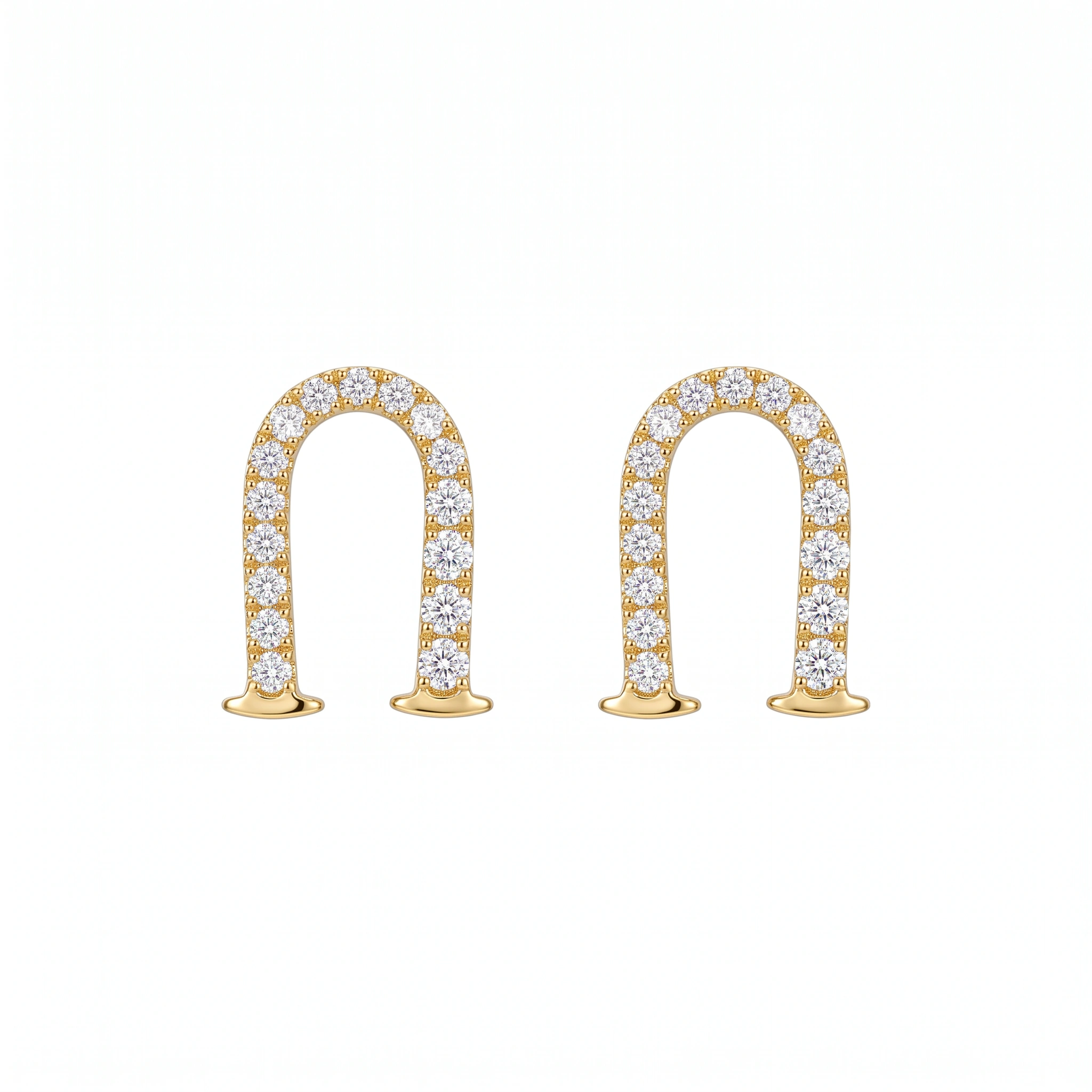 21K Gold Pavé Zircon U-Link Huggie Earrings - 3.28g - Sultan Gold - أقراط هوب يو مرصعة بالزركون ذهب عيار 21 - 3.28 غرام - ذهب السلطان