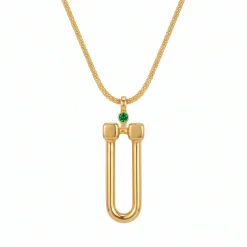 21K Gold U-Link Horseshoe Emerald Stone Necklace - 6.3g - Sultan Gold - عقد حدوة حصان ذهب مرصع بحجر أخضر عيار 21 - 6.3 غرام - ذهب السلطان