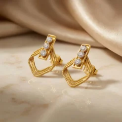 21K Gold Layered Square Channel Zircon Earrings - 7.27g - Sultan Gold - أقراط مربعة متداخلة مع زركون ذهب عيار 21 - 7.27 غرام - ذهب السلطان