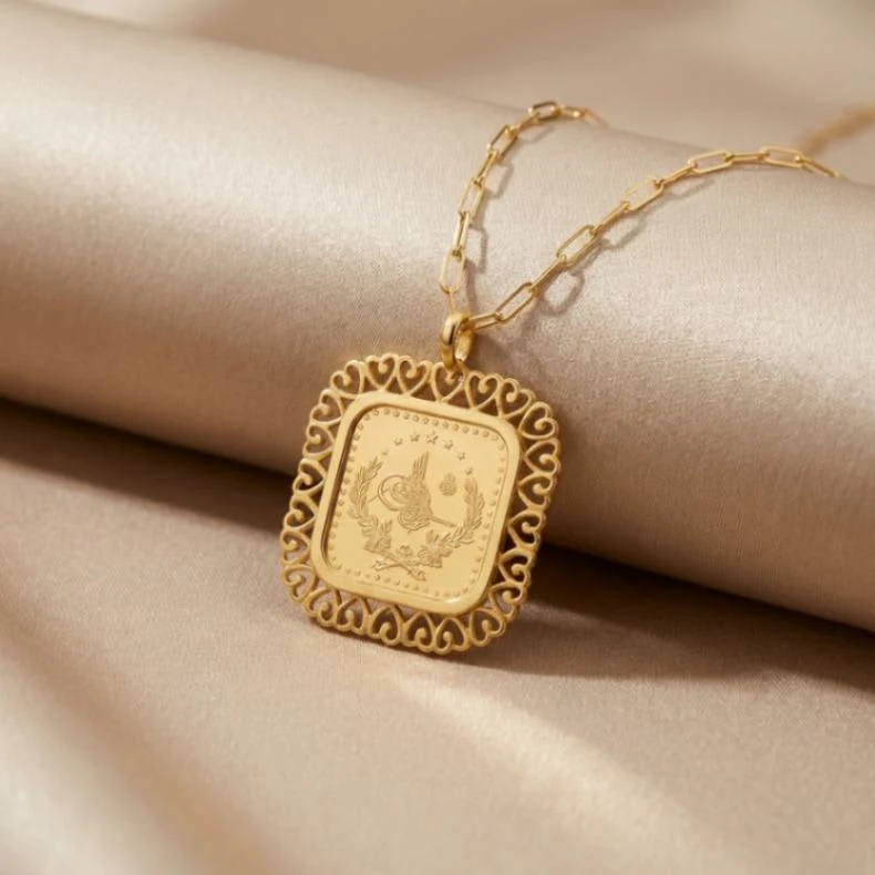 21K Gold Square Half Lira Coin Frame Necklace - 3.02g - Sultan Gold - عقد برواز نصف ليرة مربع ذهب عيار 21 - 3.02 غرام - ذهب السلطان