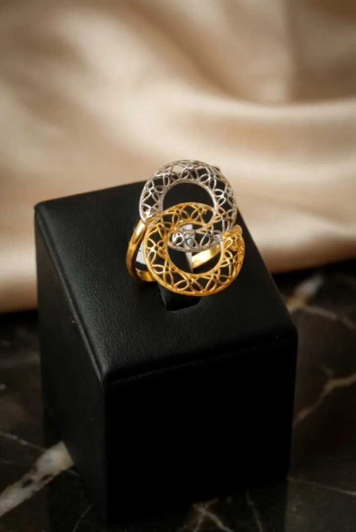 21K Two-Tone Twin Crescent Moon Bypass Ring - 4.44g - Sultan Gold - خاتم هلالين متقابلين لونين ذهب عيار 21 - 4.44 غرام - ذهب السلطان