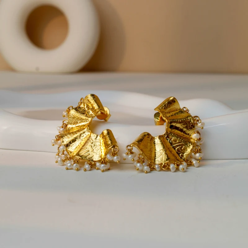 21K Pearl Radiance Gold Earrings - 71.18g - Sultan Gold - أقراط ذهب ولؤلؤ فاخرة عيار 21 - 71.18 غرام - ذهب السلطان