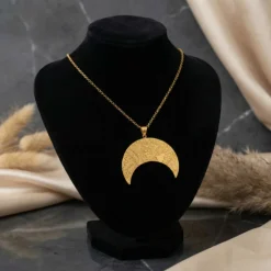 21K Gold Textured Crescent Moon Pendant Necklace - 7.57g - Sultan Gold - عقد هلال ذهب منقوش عيار 21 - 7.57 غرام - ذهب السلطان