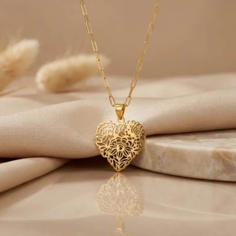21K Gold Filigree Lace Heart Necklace - 3.05g - Sultan Gold - عقد قلب دانتيل مفرغ ذهب عيار 21 - 3.05 غرام - ذهب السلطان
