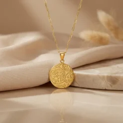 21K Gold Arabic Calligraphy Medallion Necklace - 3.25g - Sultan Gold - عقد مدالية خط عربي ذهب عيار 21 - 3.25 غرام - ذهب السلطان