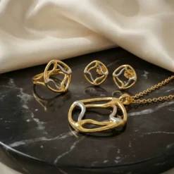 21K Romantic Heart Set - 16.84g - Sultan Gold - تعليقة قلب رومانسي ذهب عيار 21 - 16.84 غرام - ذهب السلطان