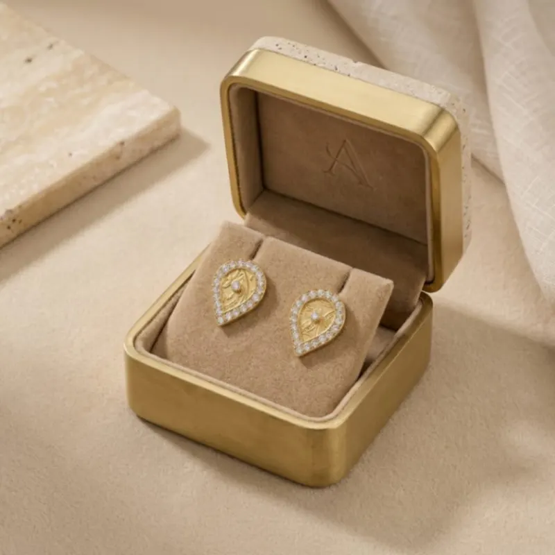 18K Gold Teardrop Pavé Zircon Halo Earrings - 7.25g - Sultan Gold - أقراط دمعة مرصعة بالزركون ذهب عيار 18 - 7.25 غرام - ذهب السلطان