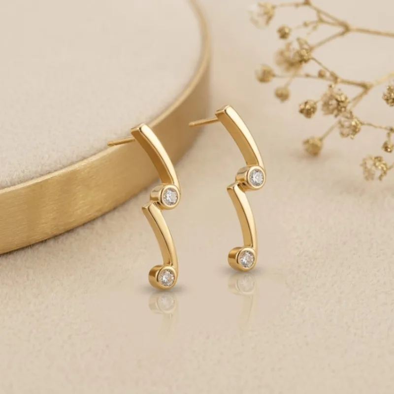21K Gold Zigzag Wave Zircon Stud Earrings - 6.74g - Sultan Gold - أقراط خطوط متعرجة مرصعة بالزركون ذهب عيار 21 - 6.74 غرام - ذهب السلطان