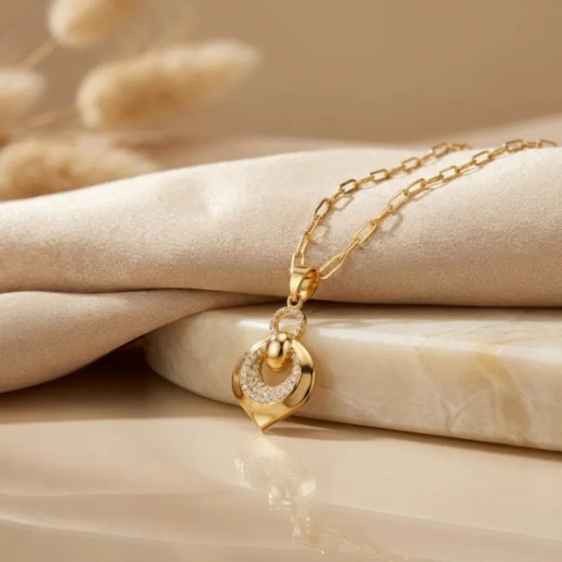 21K Gold Ribbed Heart Zircon Bail Necklace - 3.63g - Sultan Gold - عقد قلب مضلع مع حلقة زركون ذهب عيار 21 - 3.63 غرام - ذهب السلطان