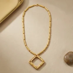 21K Gold Geometric Rhombus Drop Choker Necklace - 19.64g - Sultan Gold - عقد تشوكر معين هندسي ذهب عيار 21 - 19.64 غرام - ذهب السلطان