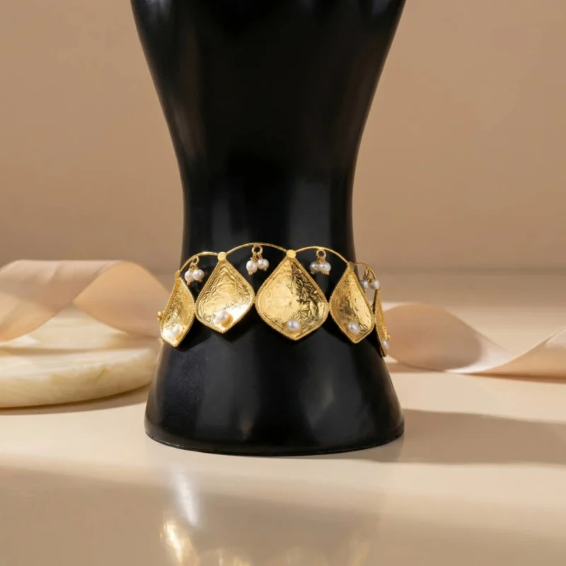 21K Pearl Radiance Royal Gold Ring - 45.48g - Sultan Gold - خاتم ذهب ملكي مرصع باللؤلؤ عيار 21 - 45.48 غرام - ذهب السلطان