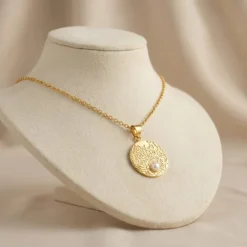 21K Gold Calligraphy Medallion Pearl Necklace - 3.11g - Sultan Gold - عقد مدالية آية الكرسي ولؤلؤ ذهب عيار 21 - 3.11 غرام - ذهب السلطان