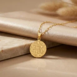 21K Gold Arabic Calligraphy Medallion Necklace - 3.25g - Sultan Gold - عقد مدالية خط عربي ذهب عيار 21 - 3.25 غرام - ذهب السلطان