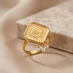 22K Heritage Square Lira Pearl Drop Ring - 4.67g - Sultan Gold - خاتم ليرة مربع مع لؤلؤ متدلي ذهب عيار 22 - 4.67 غرام - ذهب السلطان