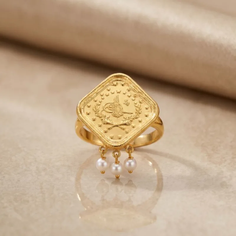 22K Heritage Square Lira Pearl Drop Ring - 5.38g - Sultan Gold - خاتم ليرة مربع مع لؤلؤ متدلي ذهب عيار 22 - 5.38 غرام - ذهب السلطان