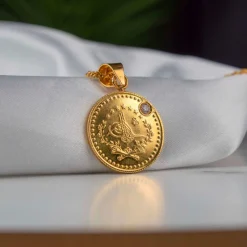 22K Heritage Lira Coin Pendant with Zircon - 7.66g - Sultan Gold - تعليقة ليرة ذهب مرصعة بالزركون عيار 22 - 7.66 غرام - ذهب السلطان