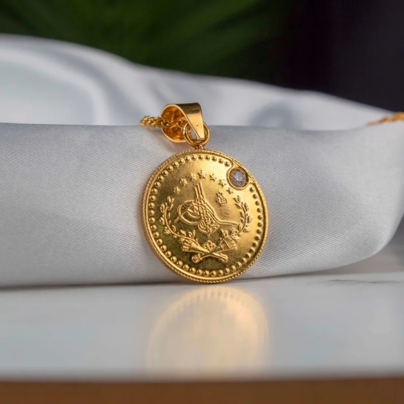 22K Heritage Lira Coin Pendant with Zircon - 7.66g - Sultan Gold - تعليقة ليرة ذهب مرصعة بالزركون عيار 22 - 7.66 غرام - ذهب السلطان