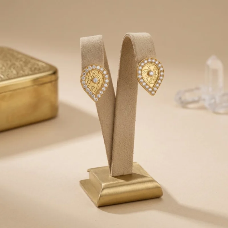 18K Gold Teardrop Pavé Zircon Halo Earrings - 7.25g - Sultan Gold - أقراط دمعة مرصعة بالزركون ذهب عيار 18 - 7.25 غرام - ذهب السلطان
