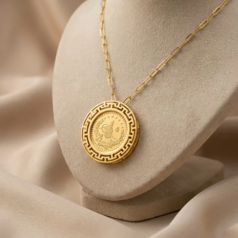 21K Gold Greek Key Lira Medallion Necklace - 7.79g - Sultan Gold - عقد ليرة زخرفة إغريقية ذهب عيار 21 - 7.79 غرام - ذهب السلطان