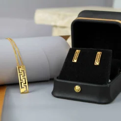 21K Gold Greek Key Vertical Bar Stud Earrings - 1.66g - Sultan Gold - أقراط بار الزخرفة الإغريقية ذهب عيار 21 - 1.66 غرام - ذهب السلطان