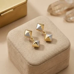 21K Two-Tone Geometric Pyramid Stud Earrings - 2.59g - Sultan Gold - أقراط أهرامات هندسية لونين ذهب عيار 21 - 2.59 غرام - ذهب السلطان