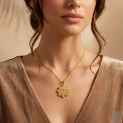 21K Gold Geometric Arfaj Star Flower Pendant - 8.43g - Sultan Gold - تعليقة زهرة العرفج النجمية ذهب عيار 21 - 8.43 غرام - ذهب السلطان