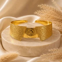 طقم الكرافة الملكية عيار 21 - 118.46 غرام - Sultan Gold - ذهب السلطان