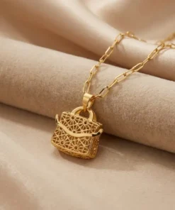 Alternative view of 21K Romantic Heart Pendant - 3.36g