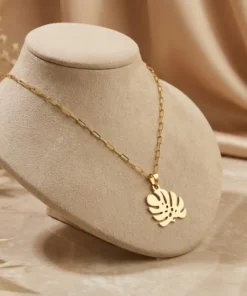 Alternative view of 21K Romantic Heart Pendant - 3.12g