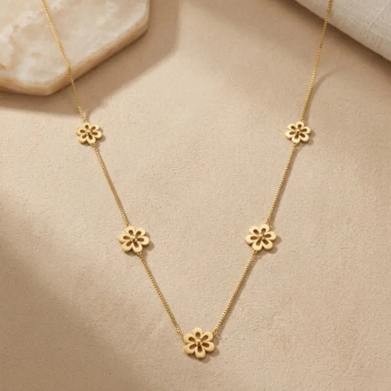 21K Flower Necklace - 5.56g - Image 2