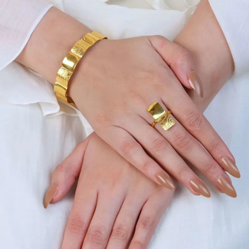 21K The Asaal Gold Set Features A Luxurious Design Inspired By Tribal And Ethnic Artistry - 77.83g - الصورة 2